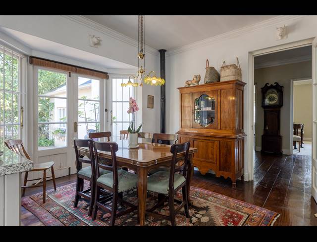 5 BEDROOM FREEHOLD FOR SALE IN CHARTWELL